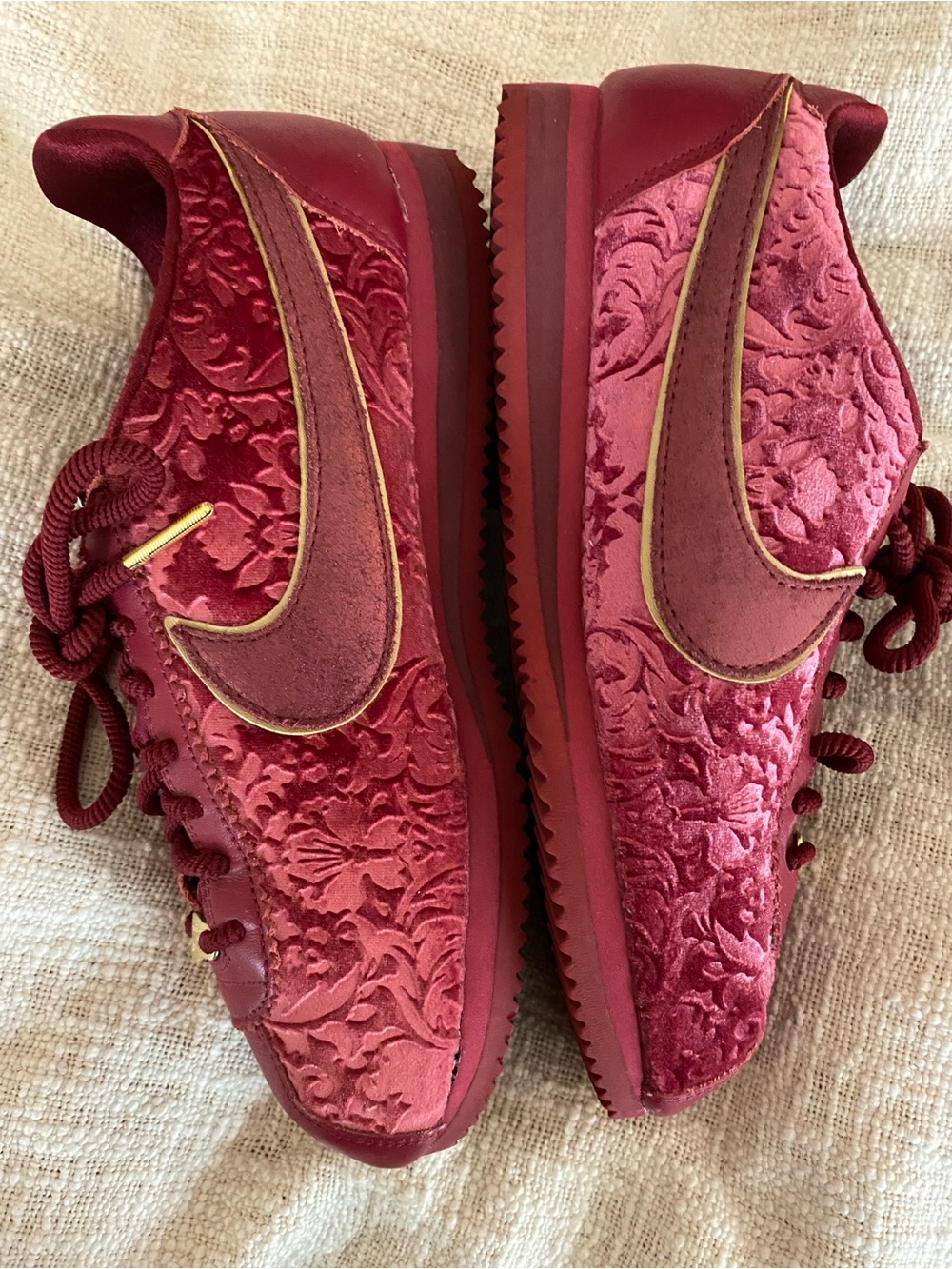 Nike Classic Cortez Floral Crushed Velvet with Gold Hardware Low Profile Red 10 - Picture 8 of 16